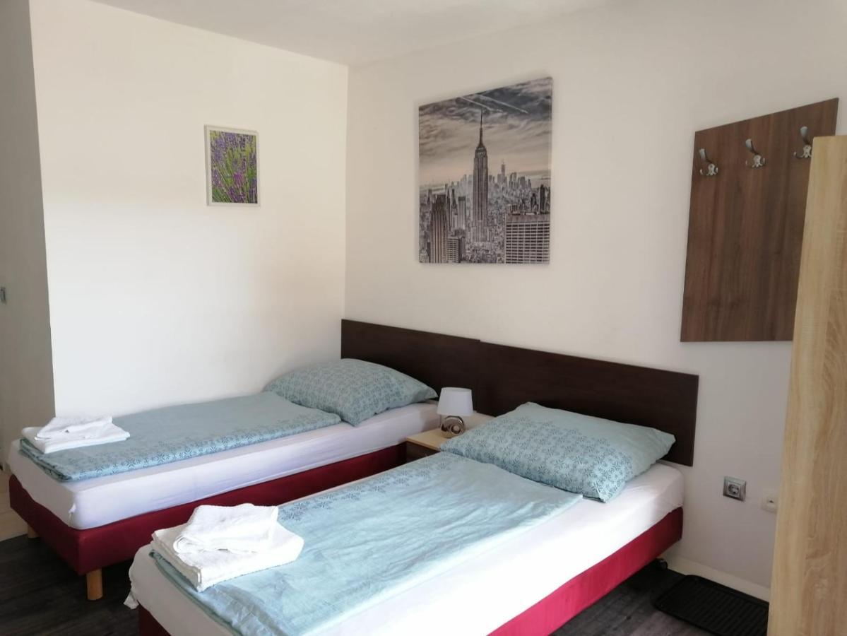 Apartmenthaus Beim Lkh Graz Exterior photo
