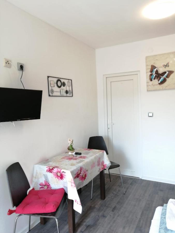 Apartmenthaus Beim Lkh Graz Exterior photo